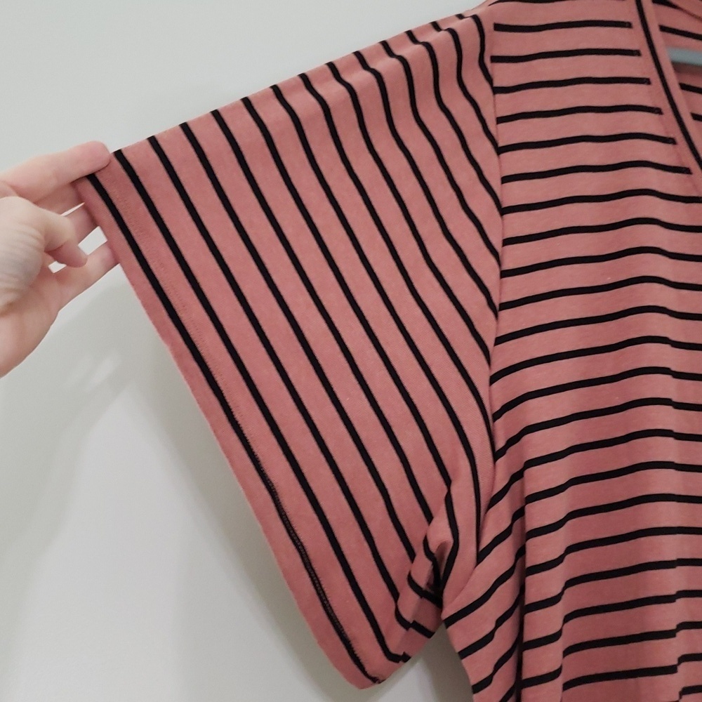 Plus Size NWT Women's Boxy Top 4X Pink Black Striped V-neck Casual Relaxed New - Picture 3 of 11